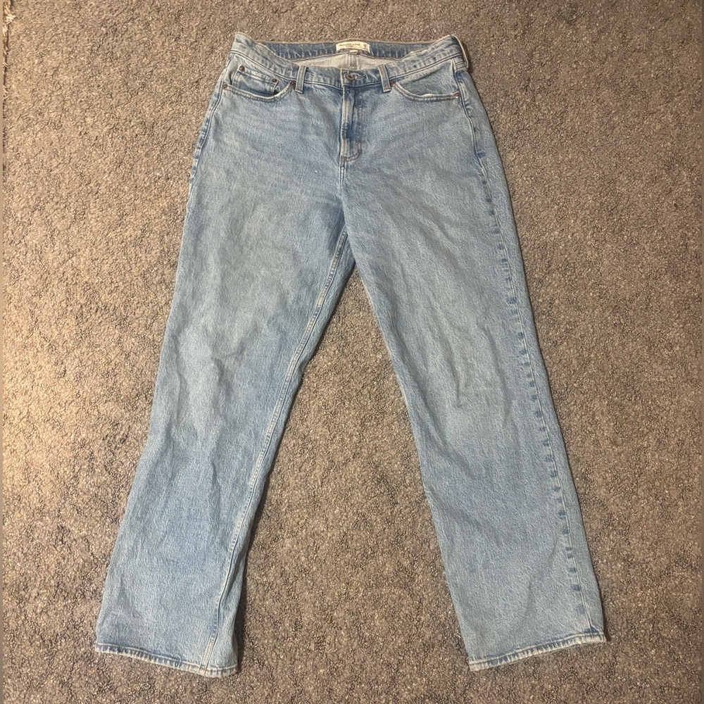 Abercrombie & Fitch The Baggy Low Rise Jeans